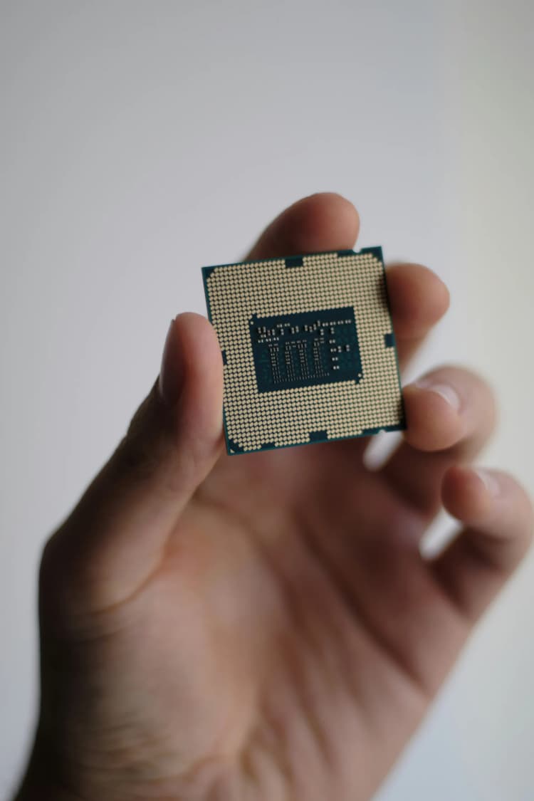 삼성·SK하이닉스, 테슬라 AI칩 양산으로 LPDDR 새 성장동력 확보...AI6·AI6.5칩에 LPDDR6 탑재 예정, 메모리 업계 수혜 전망