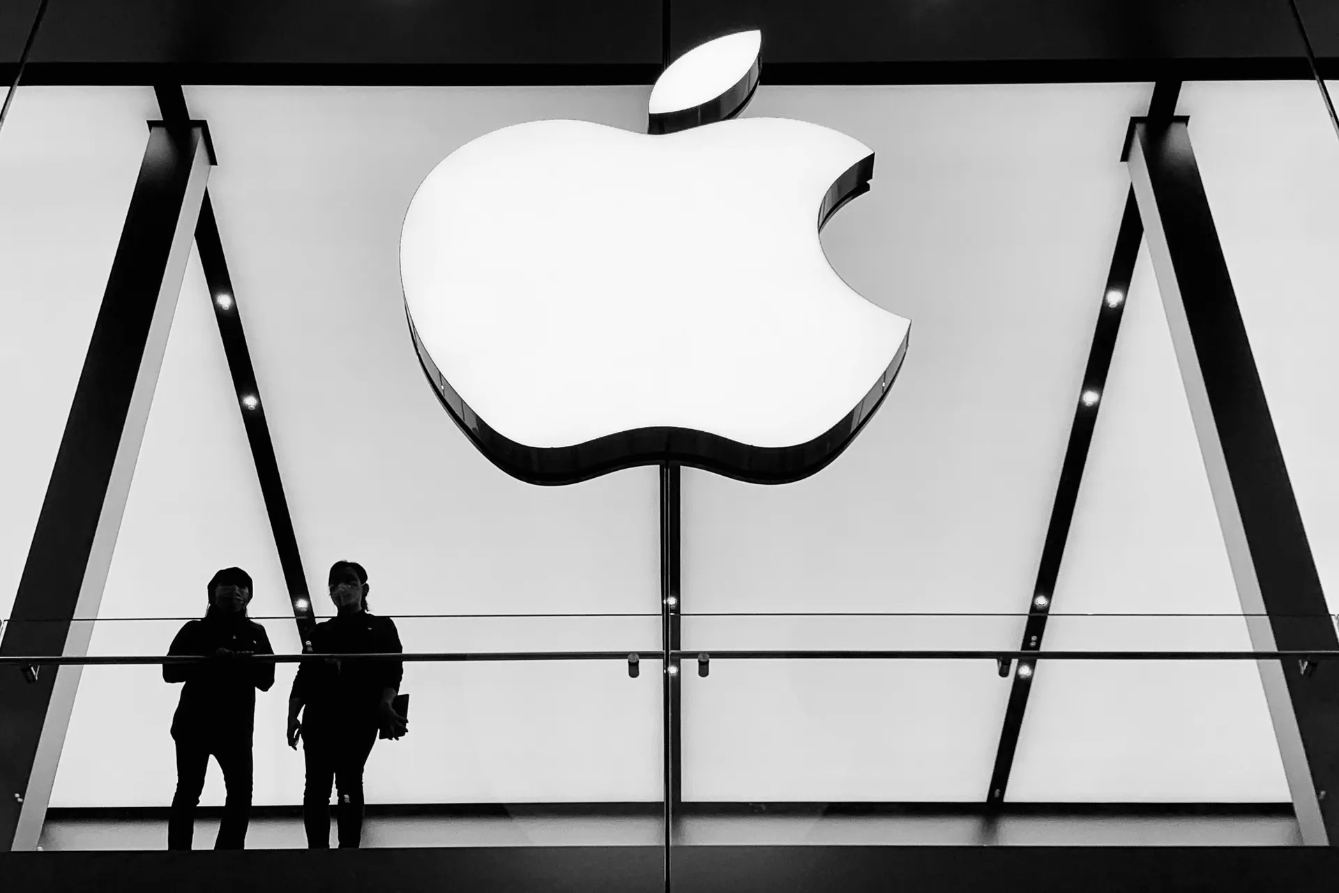 Apple, 25년 고객의 계정 영구 차단...3만 달러 기기 무용지물